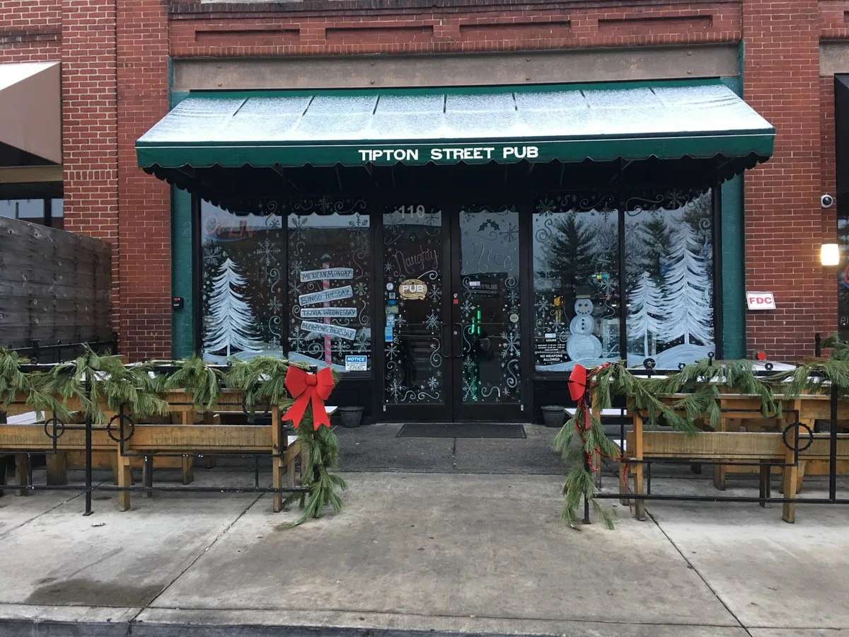 Entrance to Tipton Street Pub located in johnson city tn 