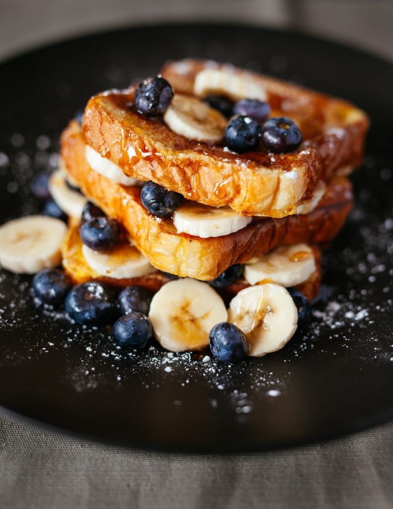 French toast with blueberries and bananas