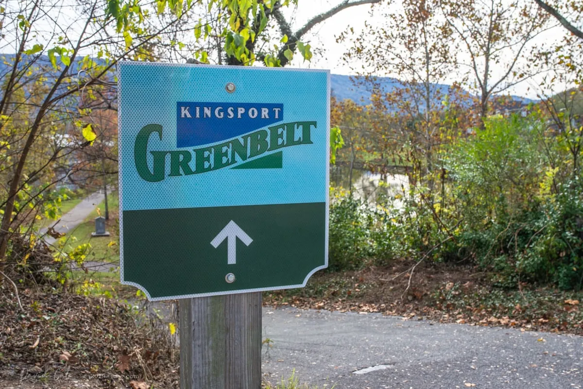 Signage pointing towards the Kingsport Greenbelt 