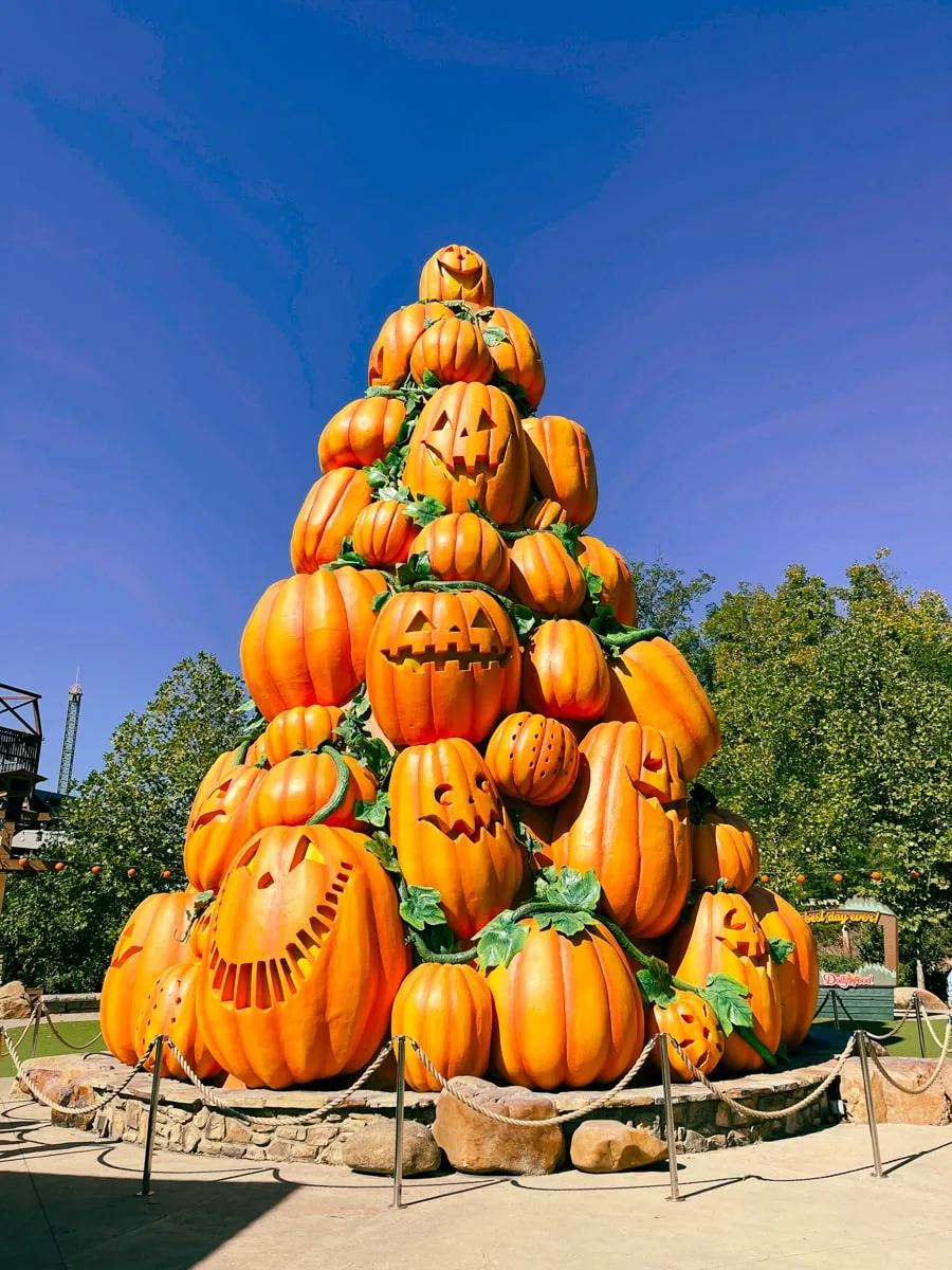 pumpkin tower at dollywoods harvest festival in pigeon forge tn