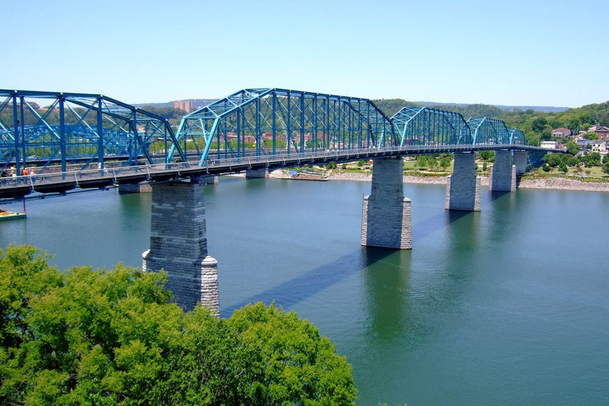 Side view of the Walnut Street Bridge with the Tennessee River underneath