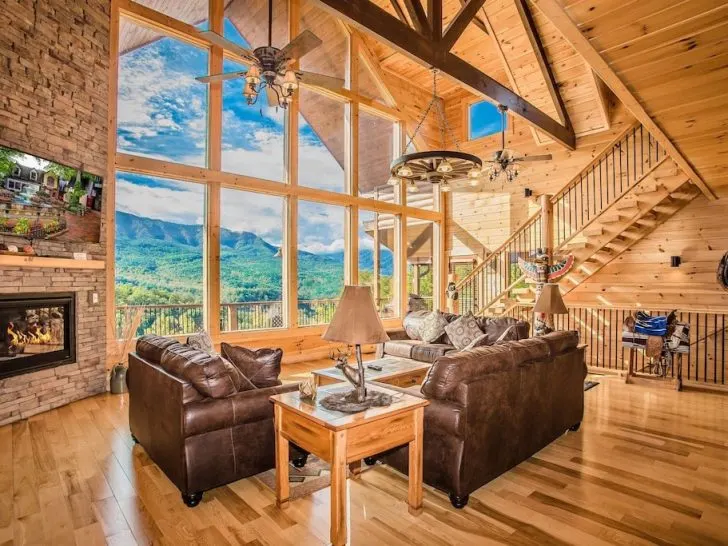 cozy and spacious cabin rental in Gatlinburg, Tennessee