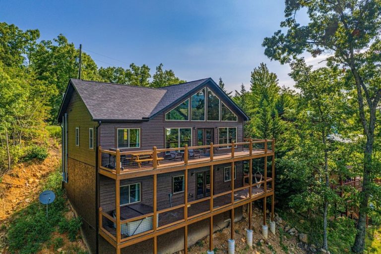 15 Cute & Cozy Cabin Rentals in Pigeon Tennessee