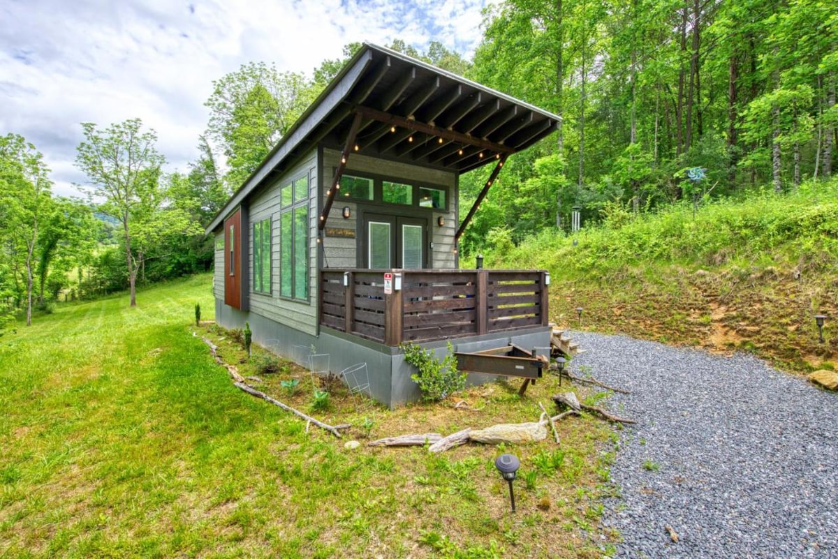 tin home rental near the Great Smoky Mountain National Park in cherokee, NC