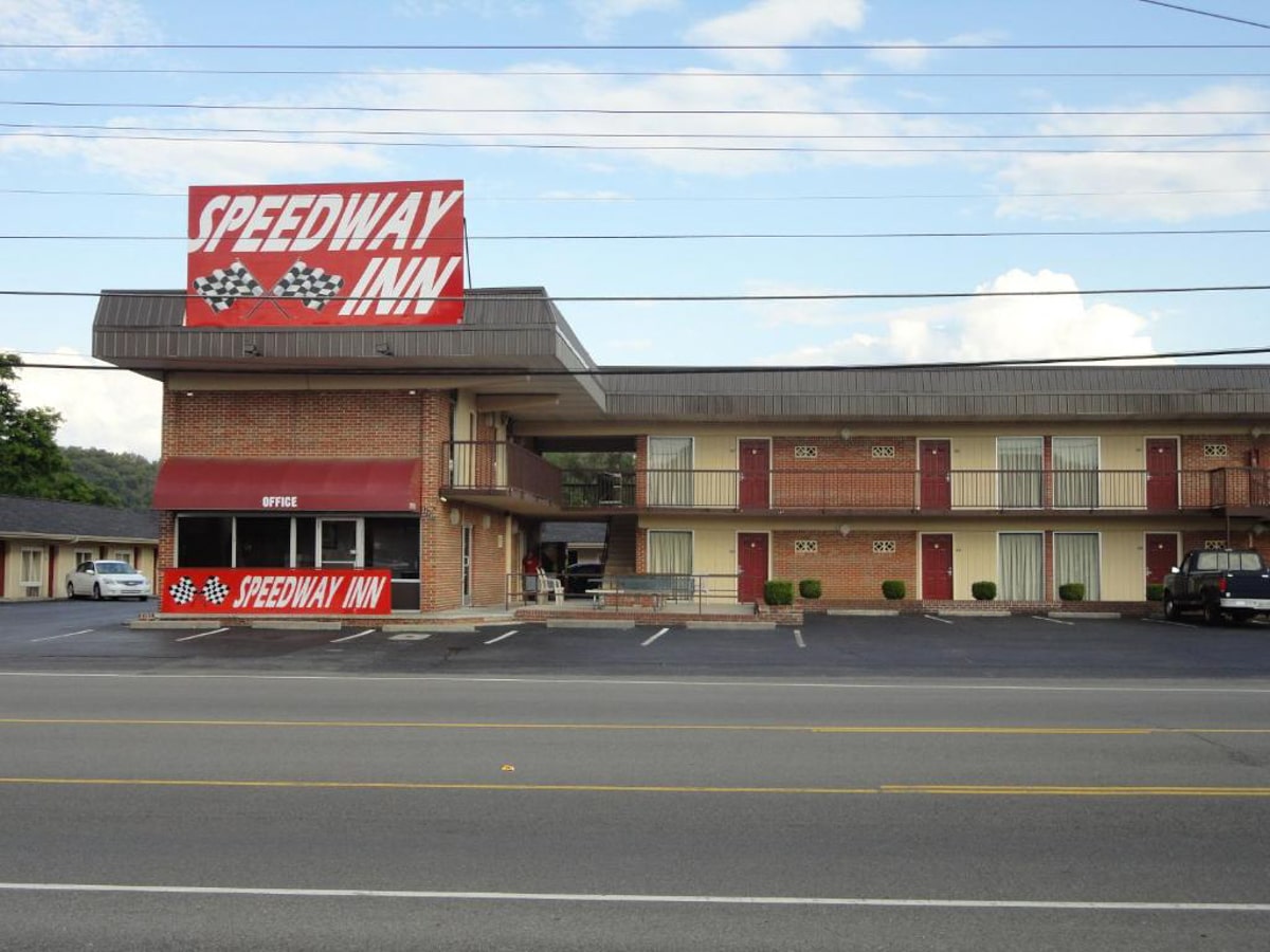 Speedway Inn exterior