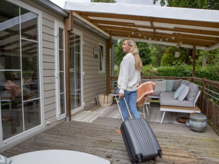 Woman arriving at a vacation cabin rental in Kingsport, TN.