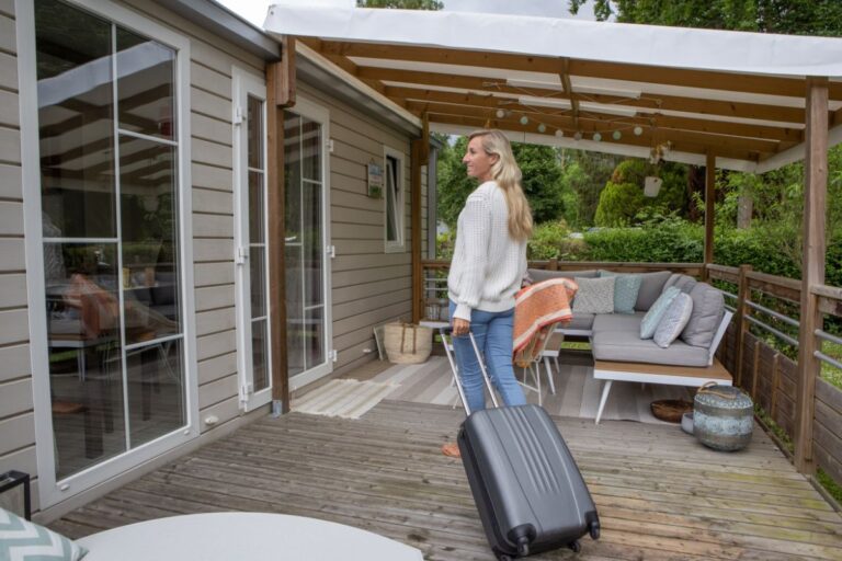 Woman arriving at a vacation cabin rental in Kingsport, TN.