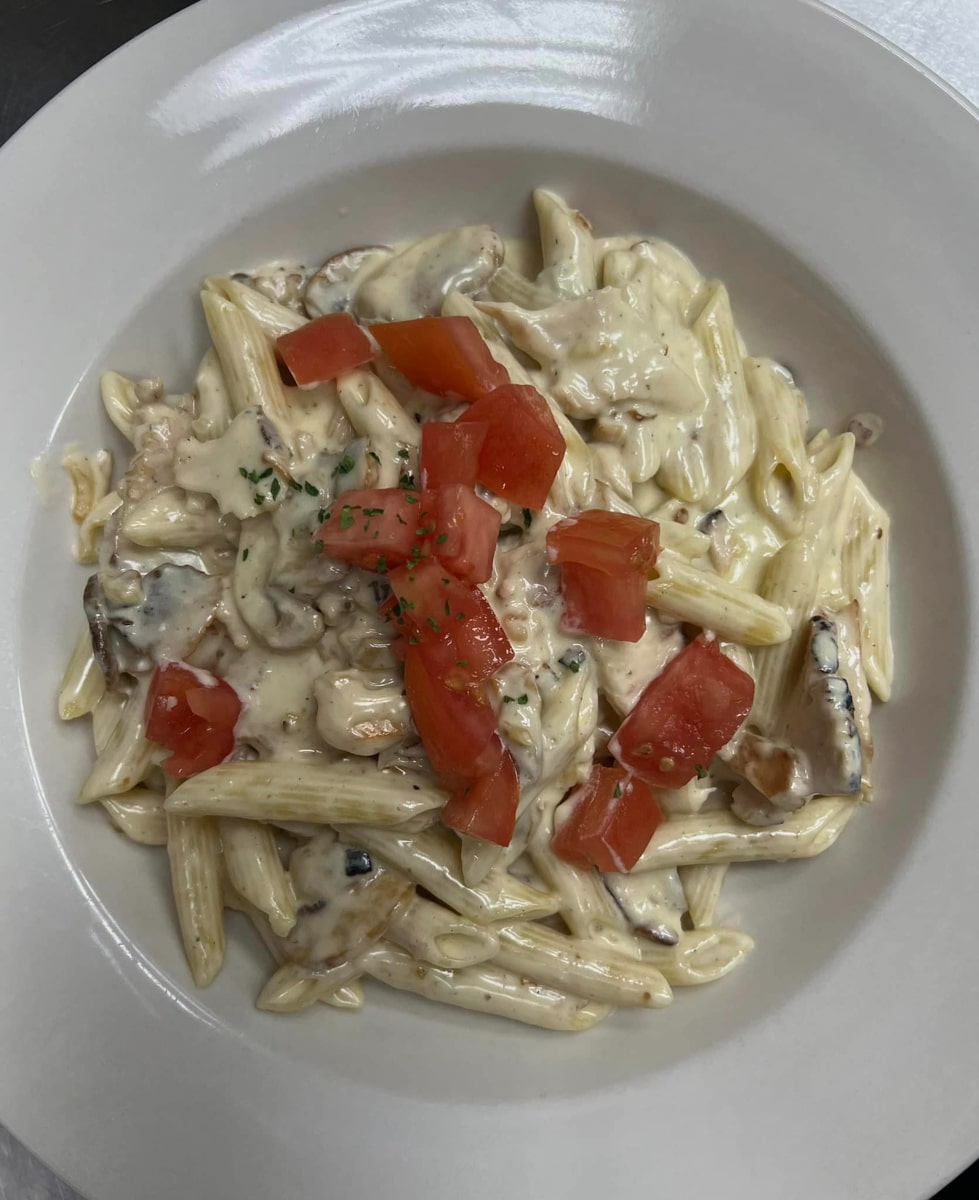 pasta with tomatoes and white sauce at the black olive in elizabethton tn 