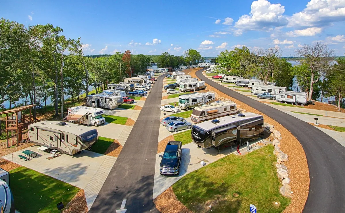 rv campers camping alongside the lake near nashville tn at elm hill rv resort