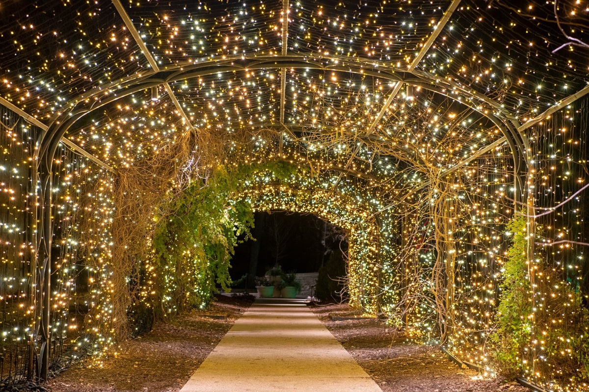 holiday lights at cheekwood estates and gardens in nashville tn 
