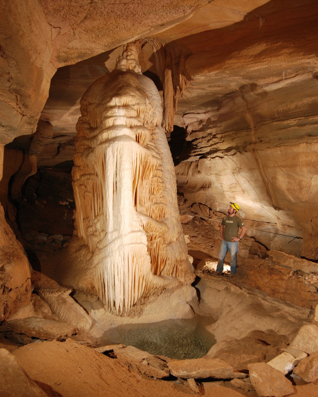 man standing in the cumberland caverns near nashville tn 