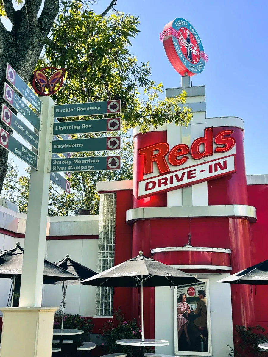 reds drive in restaurant and signs at dollywood theme park