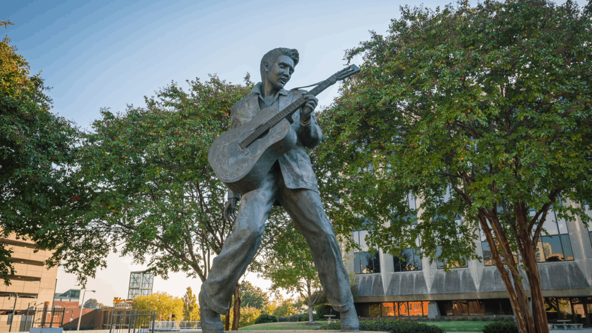8 Memphis Landmarks to Visit If You're Obsessed With Elvis