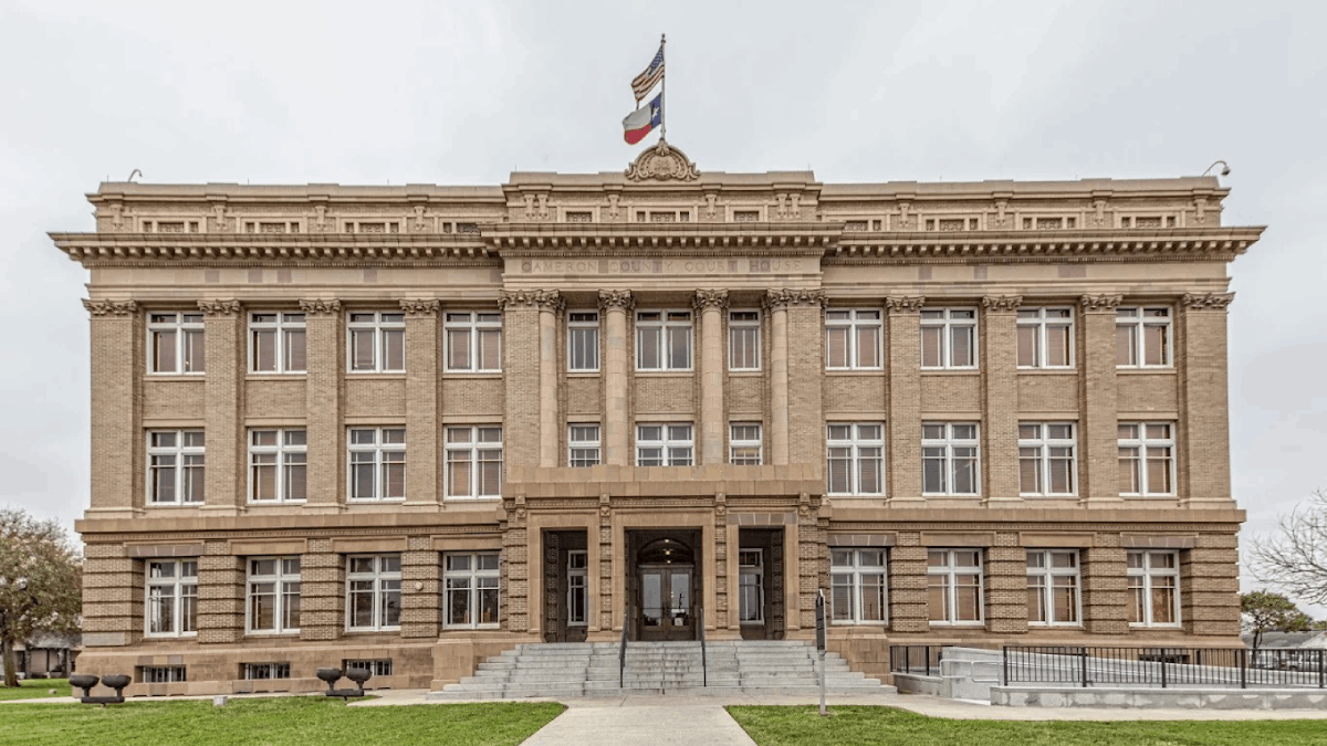 8 Nearby Towns for the Best Antique Browsing Around Jackson