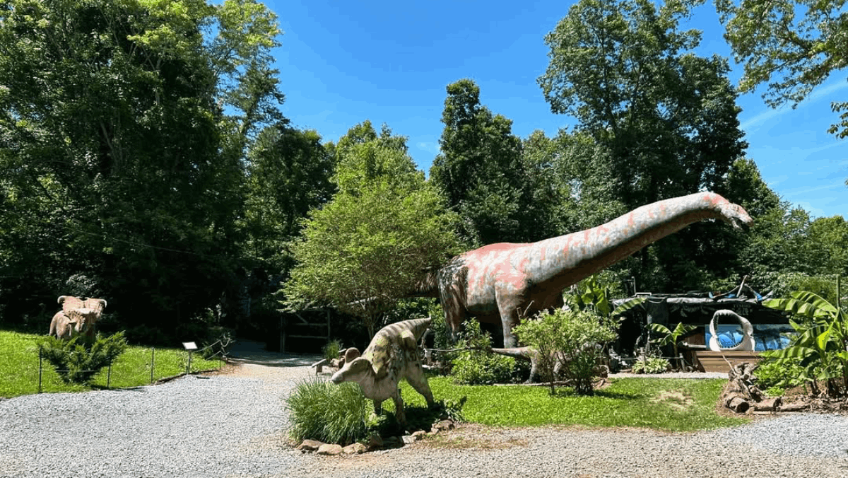 This Hidden Tennessee Attraction Has Life-Size Dinosaurs—and It's Surprisingly Awesome