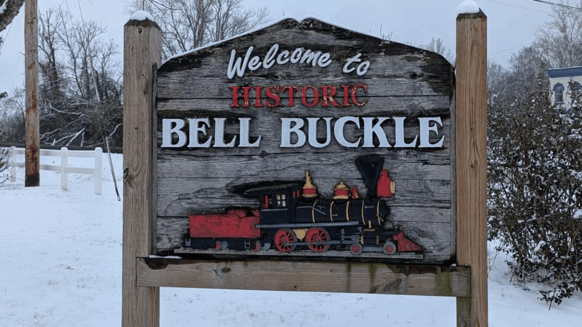 This Quirky Tennessee Town Is So Charming It Feels Like a TV Set