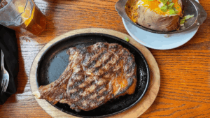 Where to Eat After Dollywood: The Best Restaurants in Pigeon Forge
