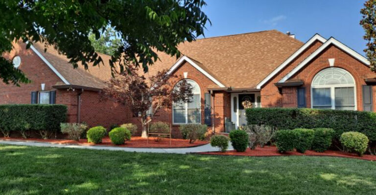 10 Tennessee Towns With the Best “Front Porch” Vibes (According to Locals)