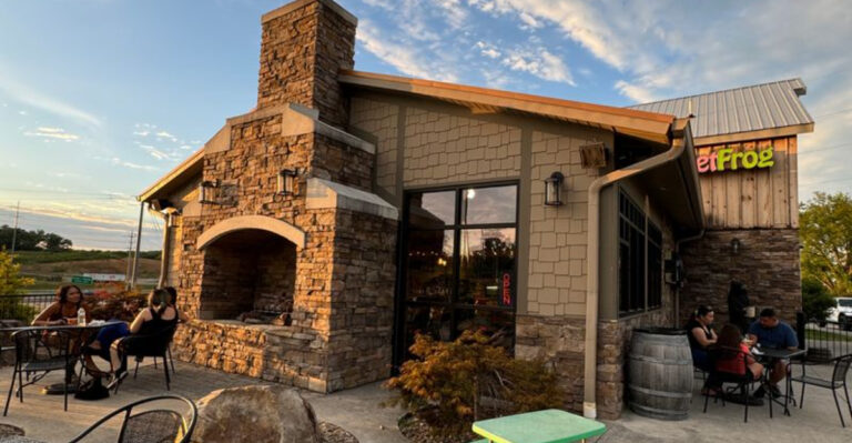 7 Tennessee Coffee Shops with Mountain Views That Don’t Feel Real