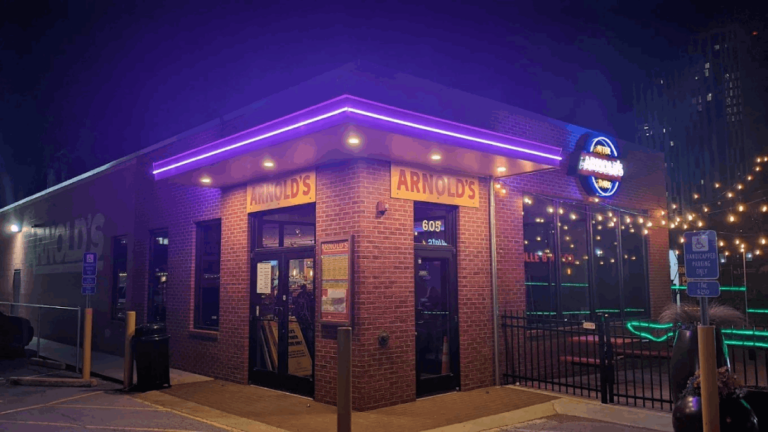 9 Timeless Tennessee Eateries Still Doing Things the Old-School Way