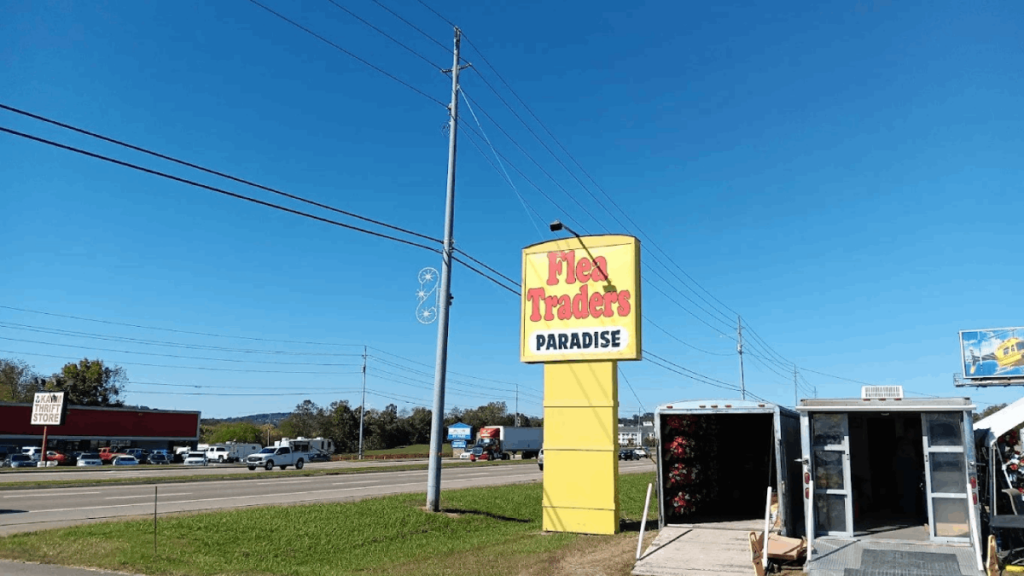 You Can Fill an Entire Cart for $25 at This Massive Tennessee Flea Market