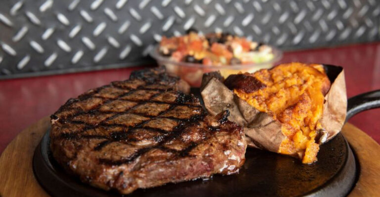 This No-Frills Tennessee Restaurant Has the Kind of Steak You Dream About
