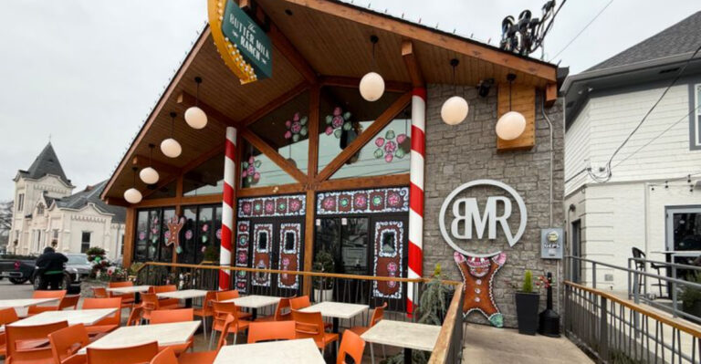 This No-Frills Tennessee Spot Is Making People Drive Hours for Steak and Eggs