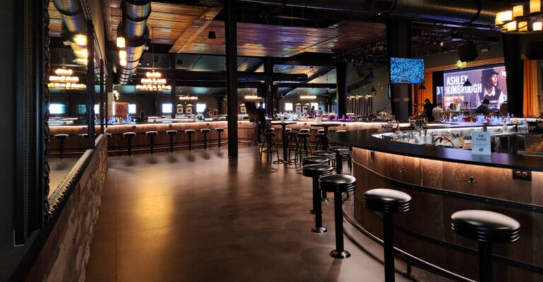 This Tennessee Bar Is Officially the Longest in the World