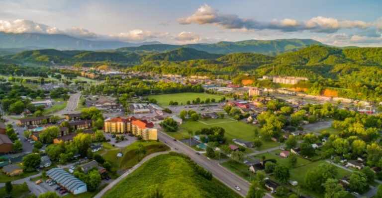 This Tennessee Town Proves You Don’t Need Big Money for a Beautiful Life