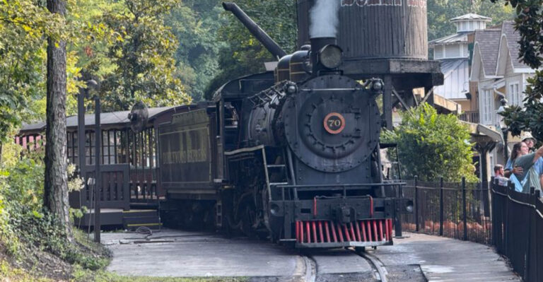 This Tennessee Train Ride Feels Like Stepping Into the 1800s