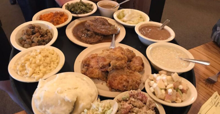 This Unassuming Tennessee Restaurant Secretly Serves the State’s Best Mac and Cheese