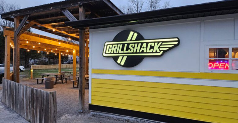 We Found the Humble Burger Shack Quietly Taking Over Tennessee’s “Best Burger” Lists