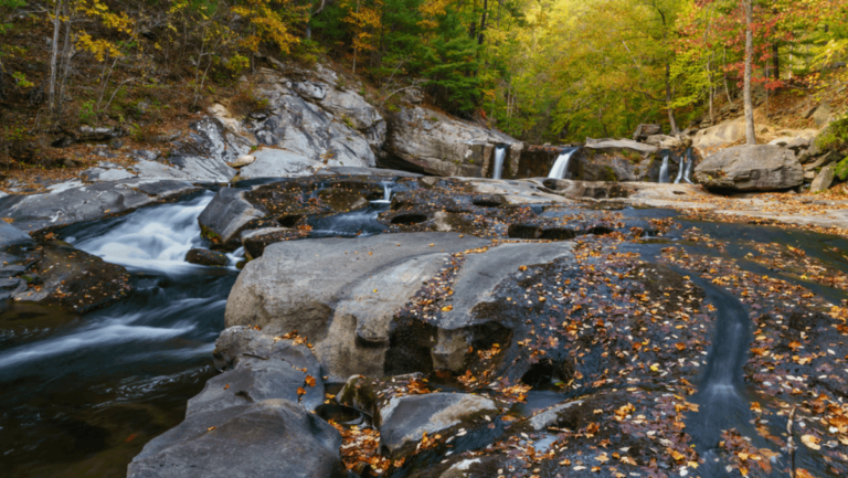 10 Tennessee Towns That Look Straight Out of a Postcard