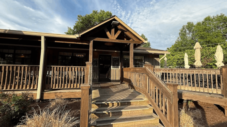 9 Tennessee Mom-and-Pop Diners You’ll Want to Drive Across the State For