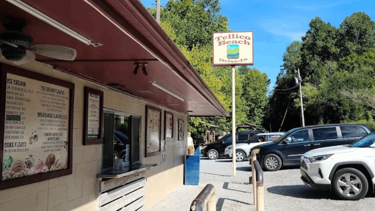 One of Tennessee's Best Old-School Drive-Ins Is Hiding Along a Scenic Highway