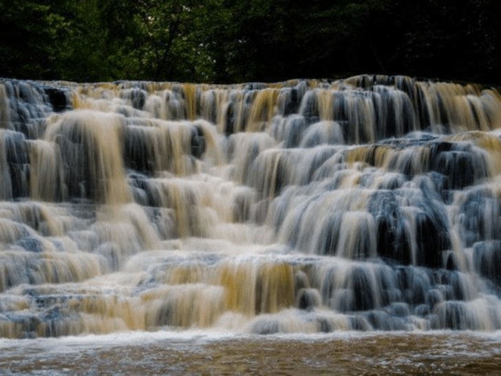 One of Tennessee's Prettiest Waterfalls Comes With a Hidden Swiming Hole