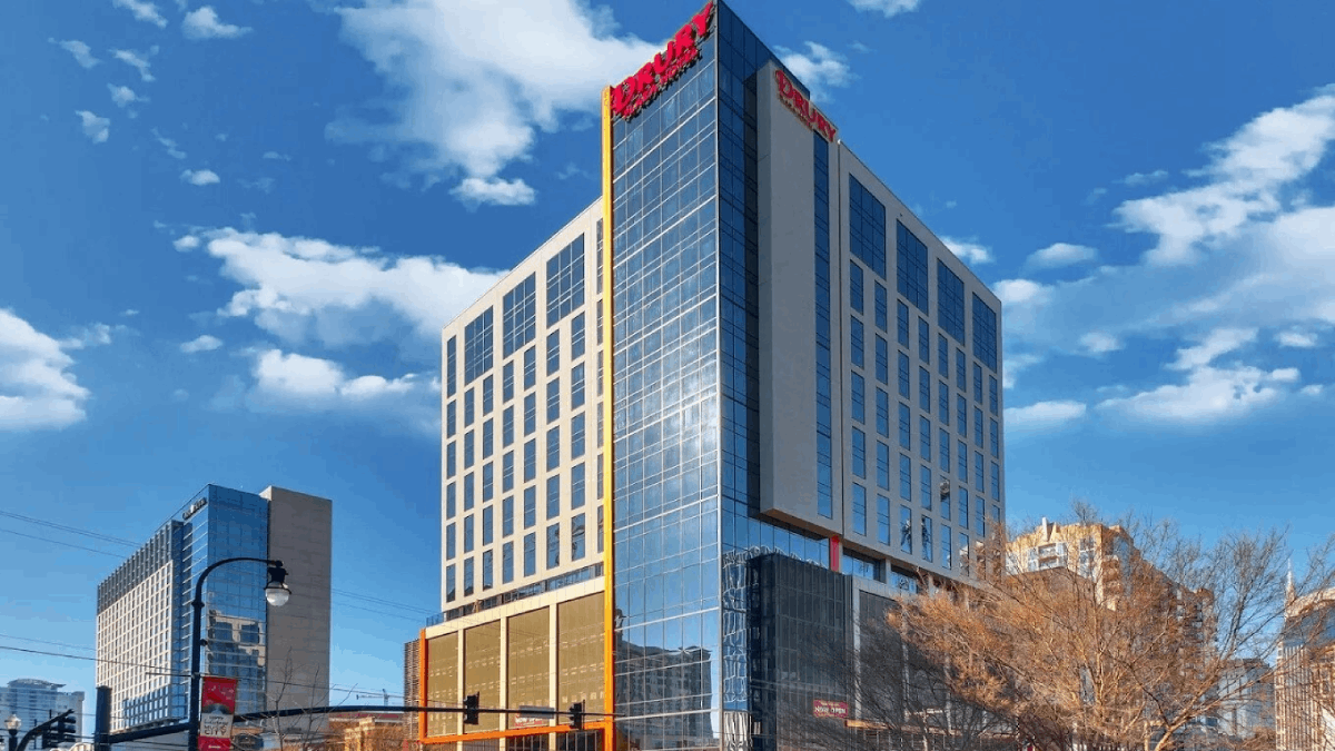 The Nashville Hotel Visitors Love for Its Free Drinks, Dinner, and Prime Location