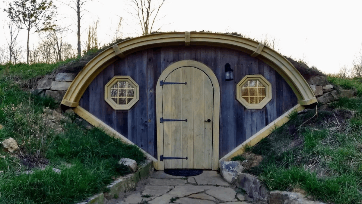 There's a Hidden Hobbit House in Tennessee&mdash;and You Can Sleep There