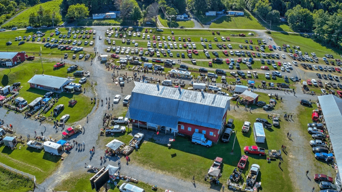 This Massive Flea Market in Tennessee Is Packed With Deals You'd Never Expect