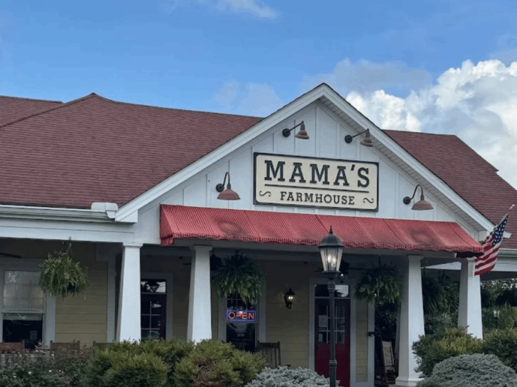 This No-Menu Spot in Tennessee Won a Biscuit Award—and You Can Eat as Much as You Want