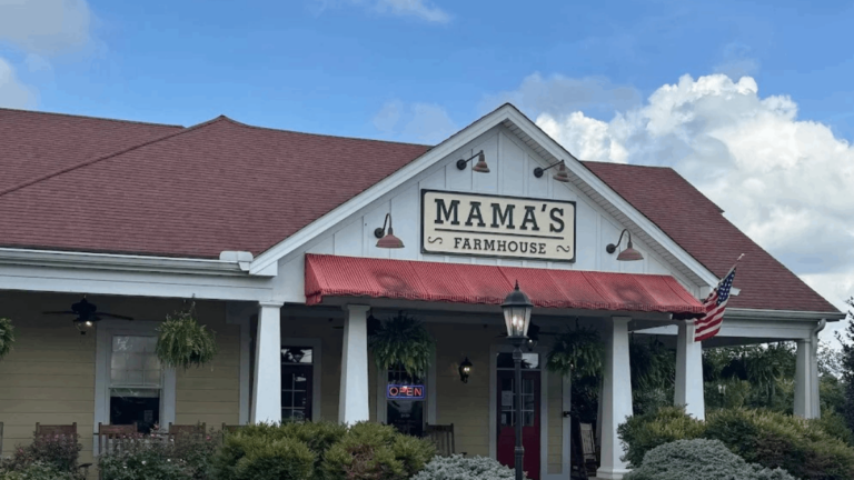 This No-Menu Spot in Tennessee Won a Biscuit Award—and You Can Eat as Much as You Want