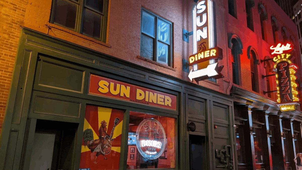 This Retro Nashville Diner Hasn't Changed Much Since the 1950s (and That's the Magic)