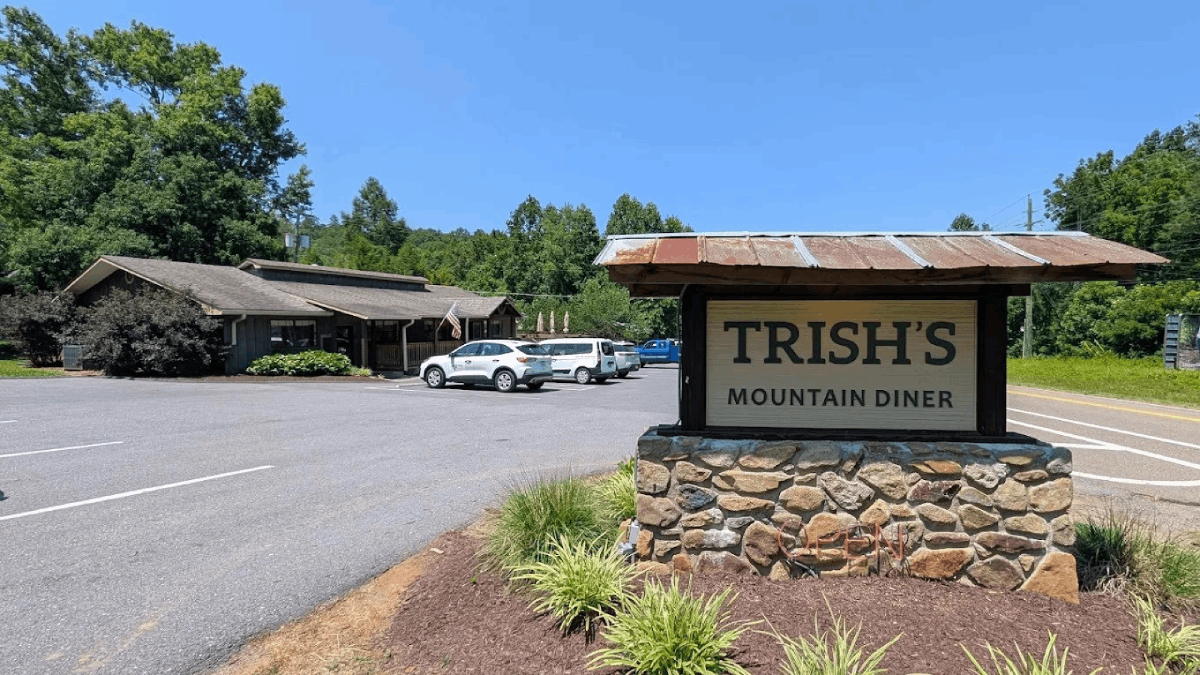 This Tennessee Mountain Diner Serves Southern Comfort Food Done Right