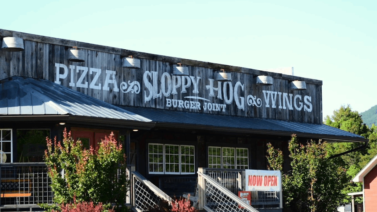 This Unassuming Tennessee Burger Joint Might Make the Best Sloppy Joe You'll Ever Try