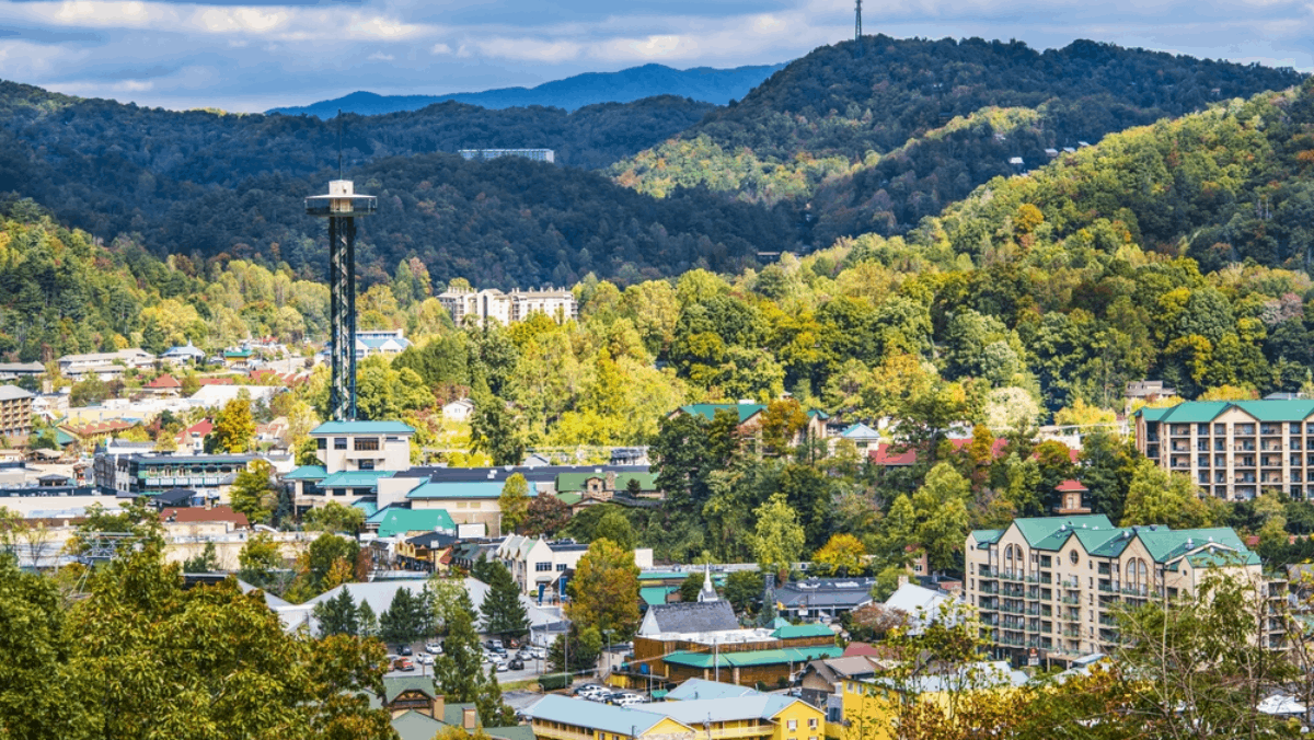 We Asked 5 Travel Experts Their Favorite Tennessee Winter Getaway&mdash;And They All Said the Same Thing