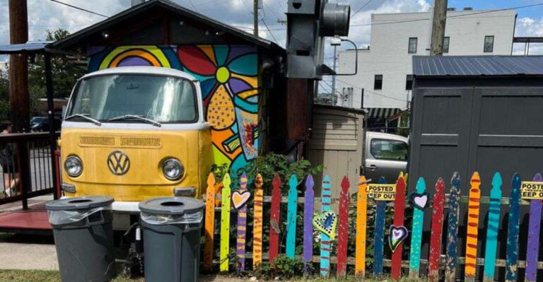 We Found A Volkswagen Van In Tennessee Serving $5.50 Hot Dogs That Are Out-Of-This-World