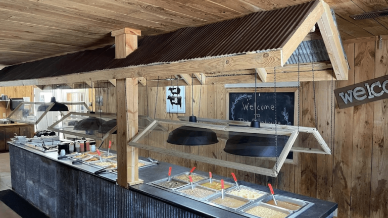 10 Cafeteria-Style Restaurants in Tennessee That Still Hit the Spot in 2026