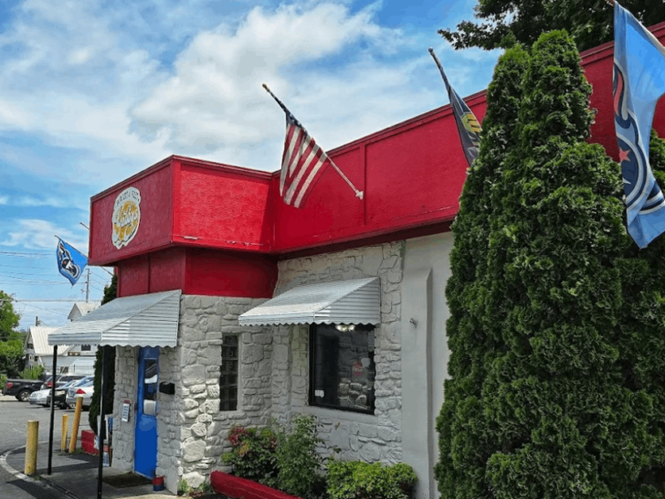 10 Tennessee Restaurants That Prove Small Spots Can Be Absolutely Legendary