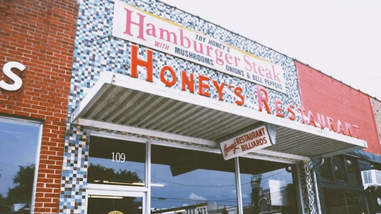 12 Tennessee Spots That Built Their Fame on Next-Level Burgers