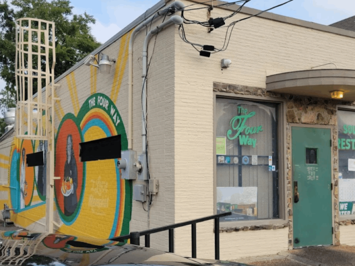 13 Tennessee Eateries With the Kind of Hospitality You Don't Forget